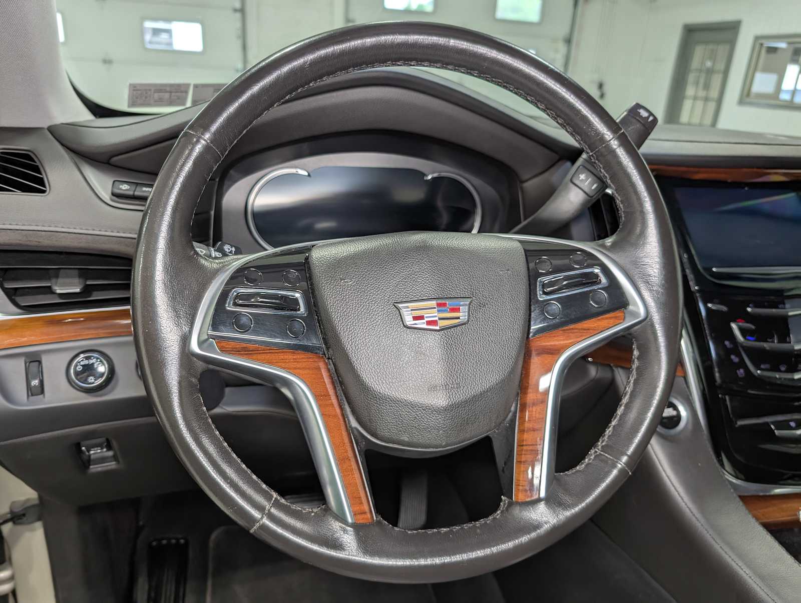 2016 Cadillac Escalade ESV Premium photo 36
