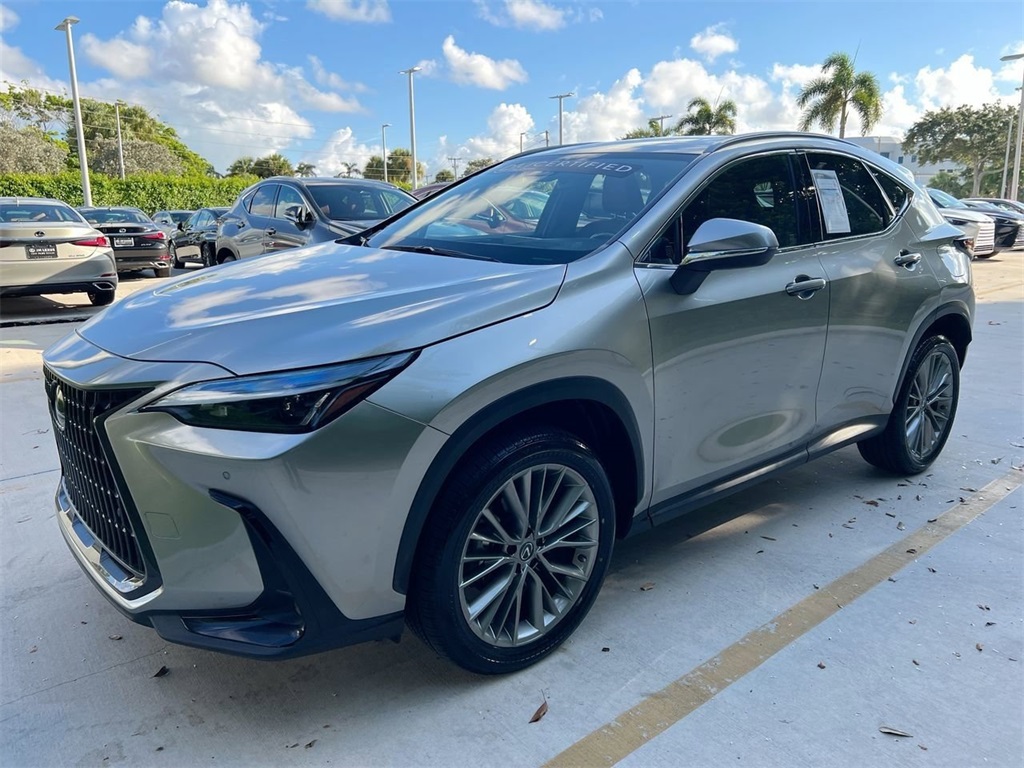 2022 Lexus NX 350h Premium photo 3