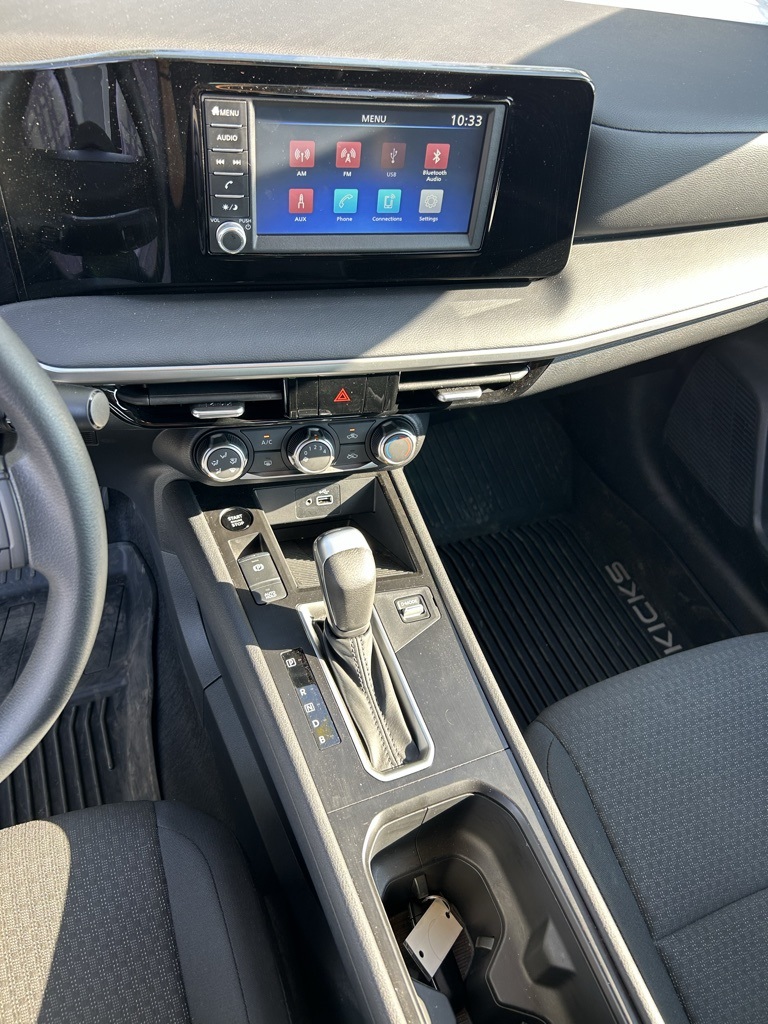 2025 Nissan Kicks S photo 18