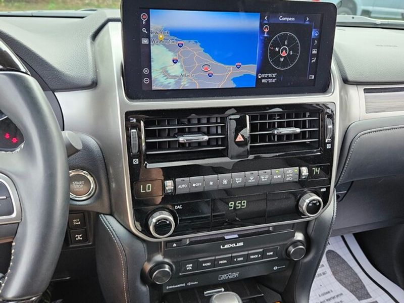 2023 Lexus GX 460 Premium photo 17