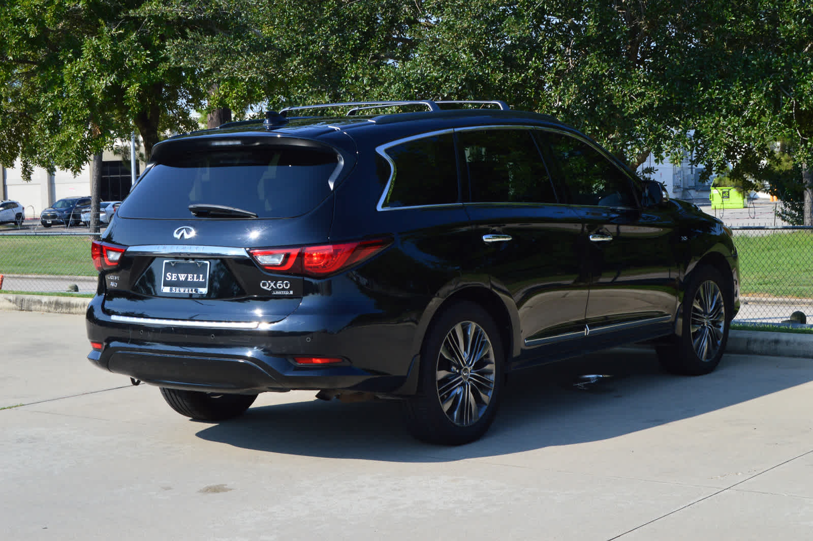 2019 Infiniti QX60 Luxe photo 4