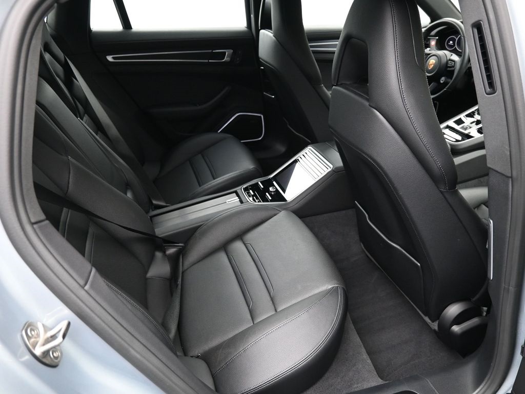 2022 Porsche Panamera E-Hybrid 4 photo 8