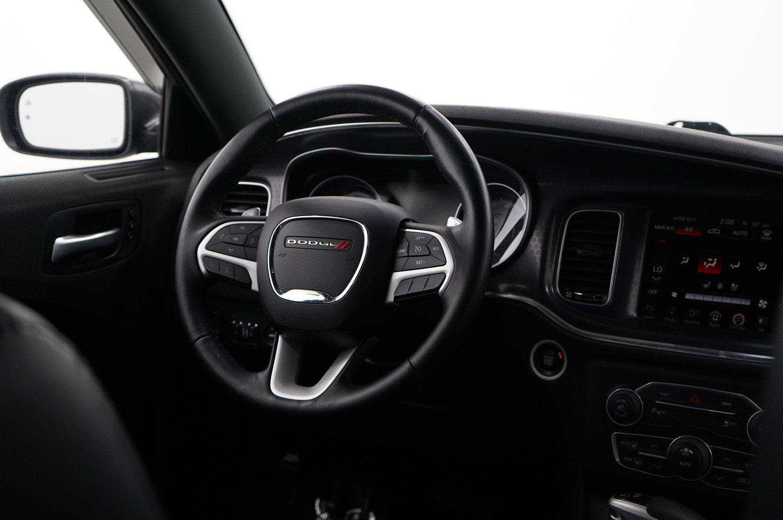 2016 Dodge Charger SXT photo 12