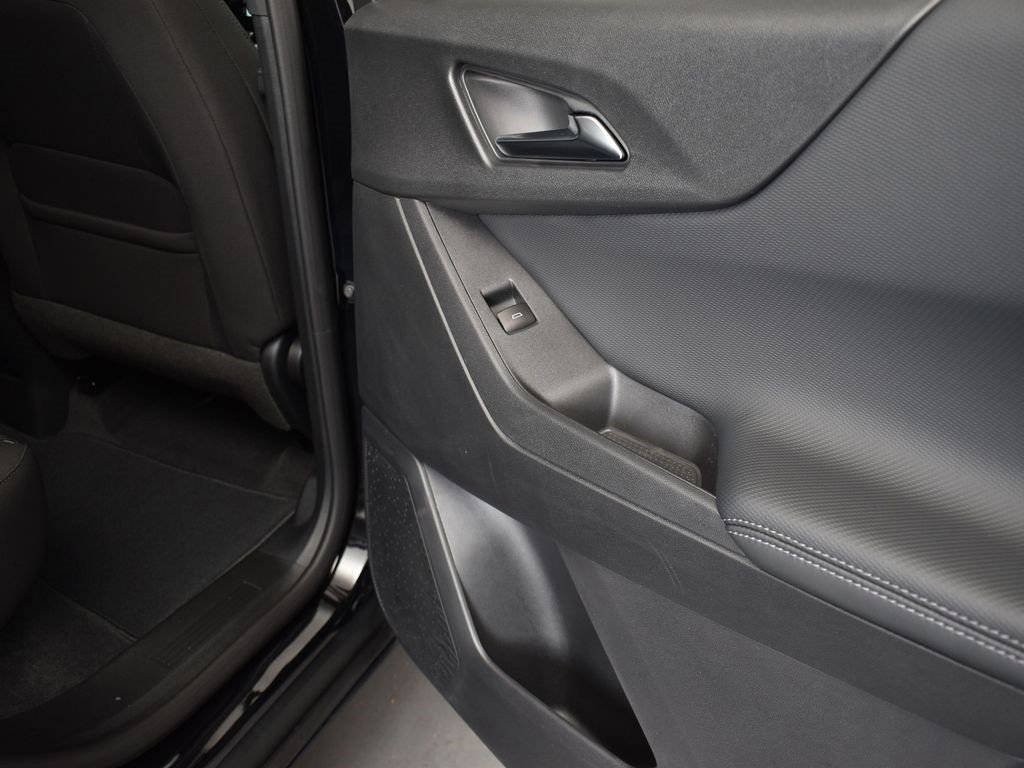 2026 Chevrolet Equinox LT photo 18
