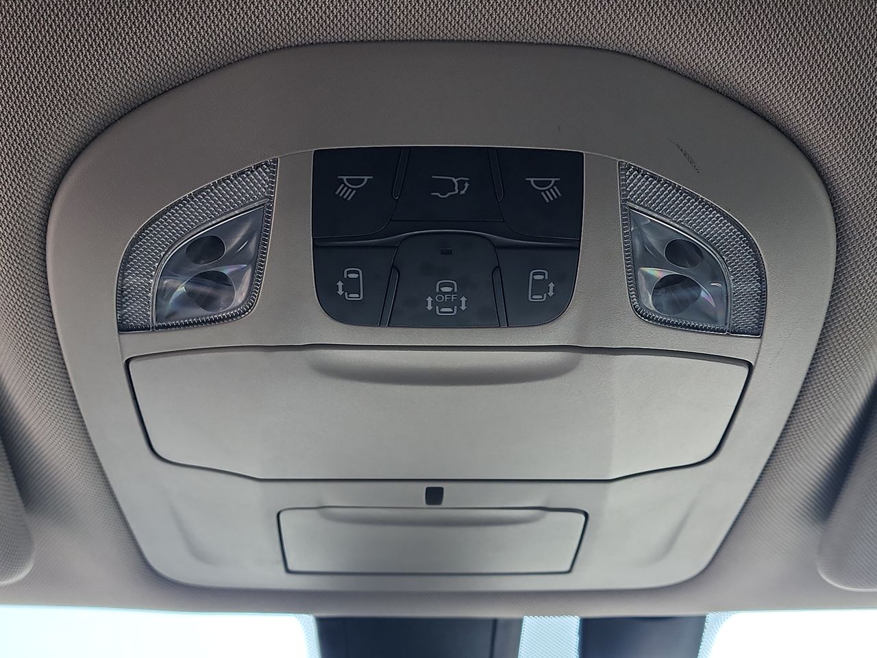 2020 Chrysler Pacifica Touring L photo 25