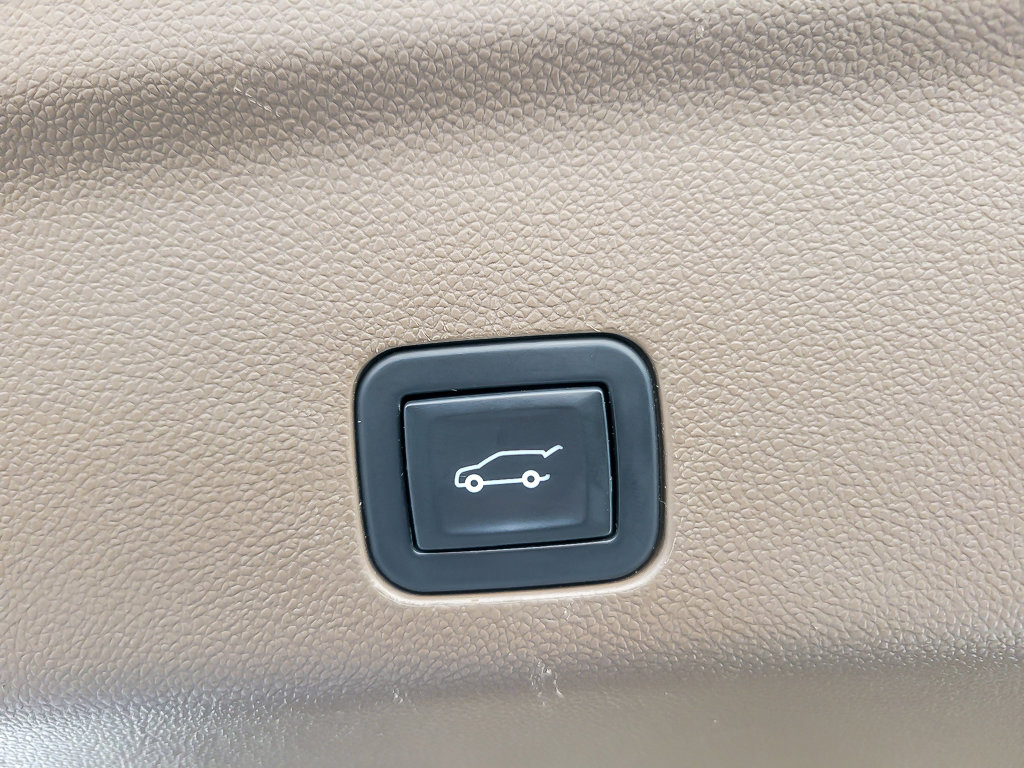 2021 GMC YUKON - Image 22