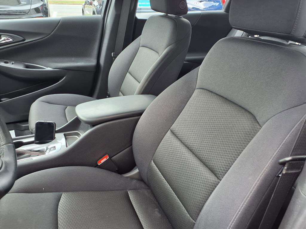 2025 Chevrolet Malibu RS photo 9
