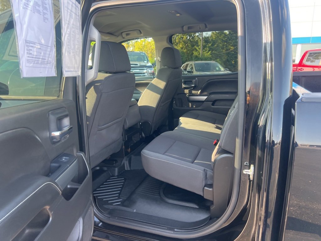 2018 Chevrolet Silverado 1500 LT photo 17