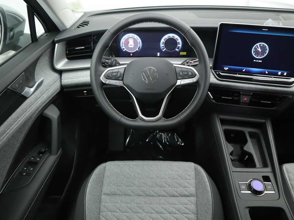 2025 Volkswagen Tiguan S photo 10