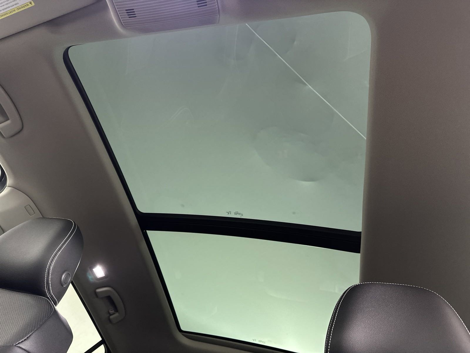 2025 Volkswagen Atlas SE Technology photo 23