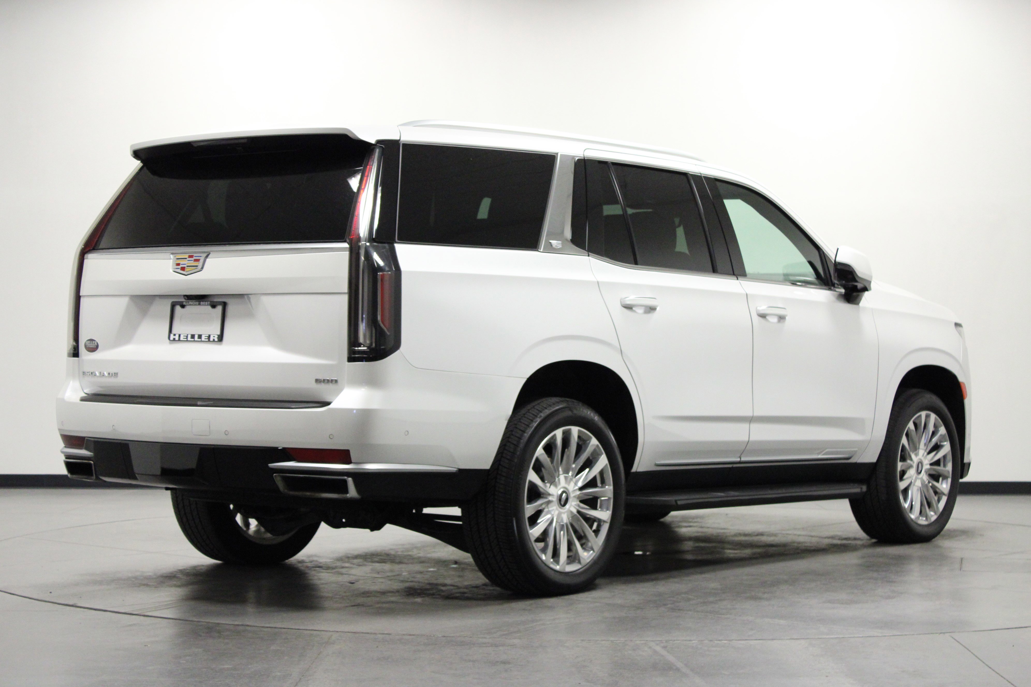 2023 Cadillac Escalade Premium Luxury photo 3