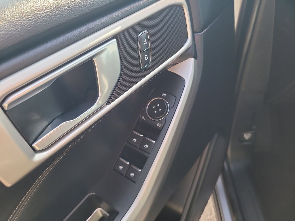 2022 Ford Explorer XLT photo 10