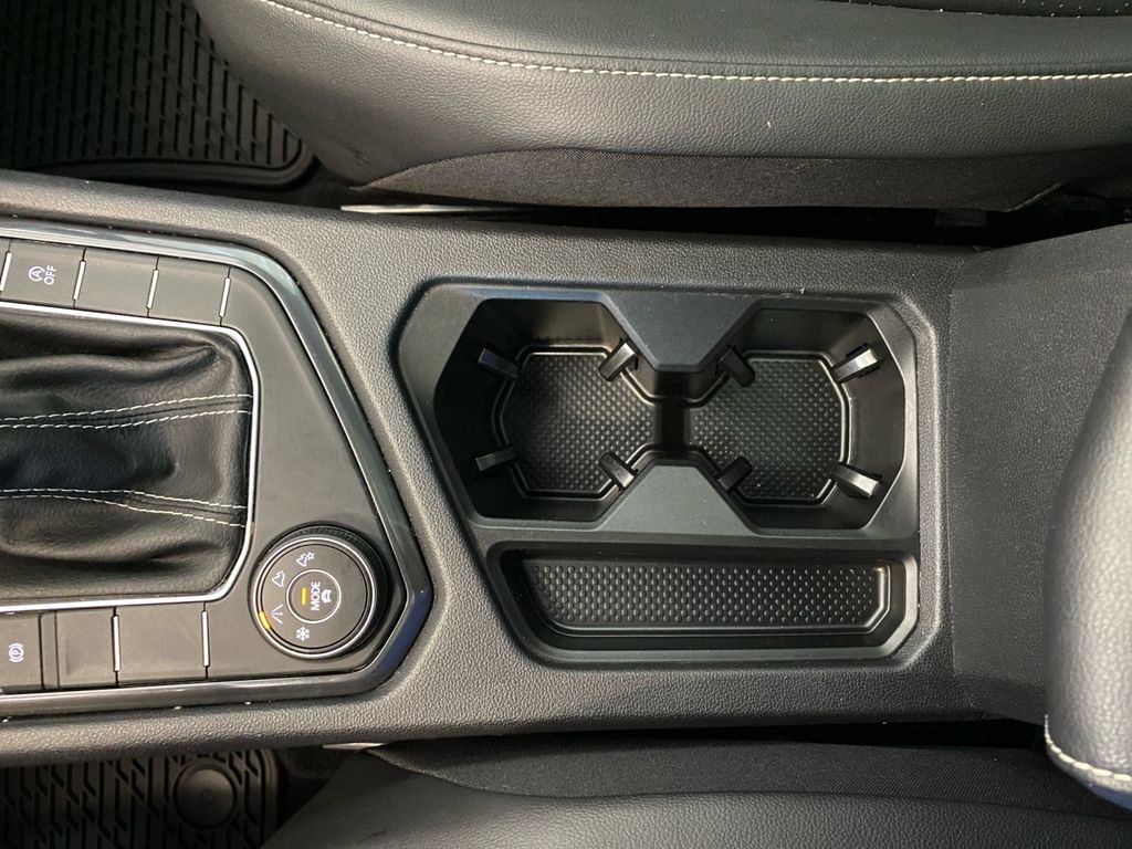 2024 Volkswagen Tiguan SE photo 20