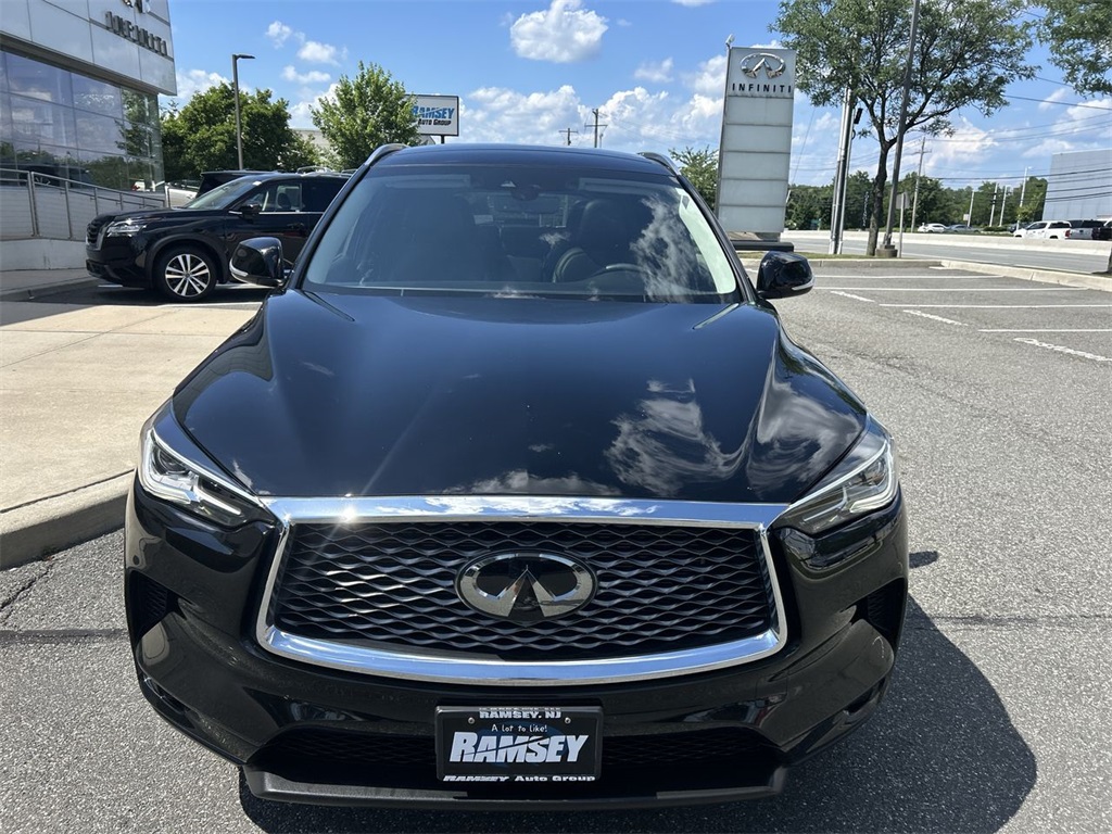 2023 Infiniti QX50 Luxe photo 2