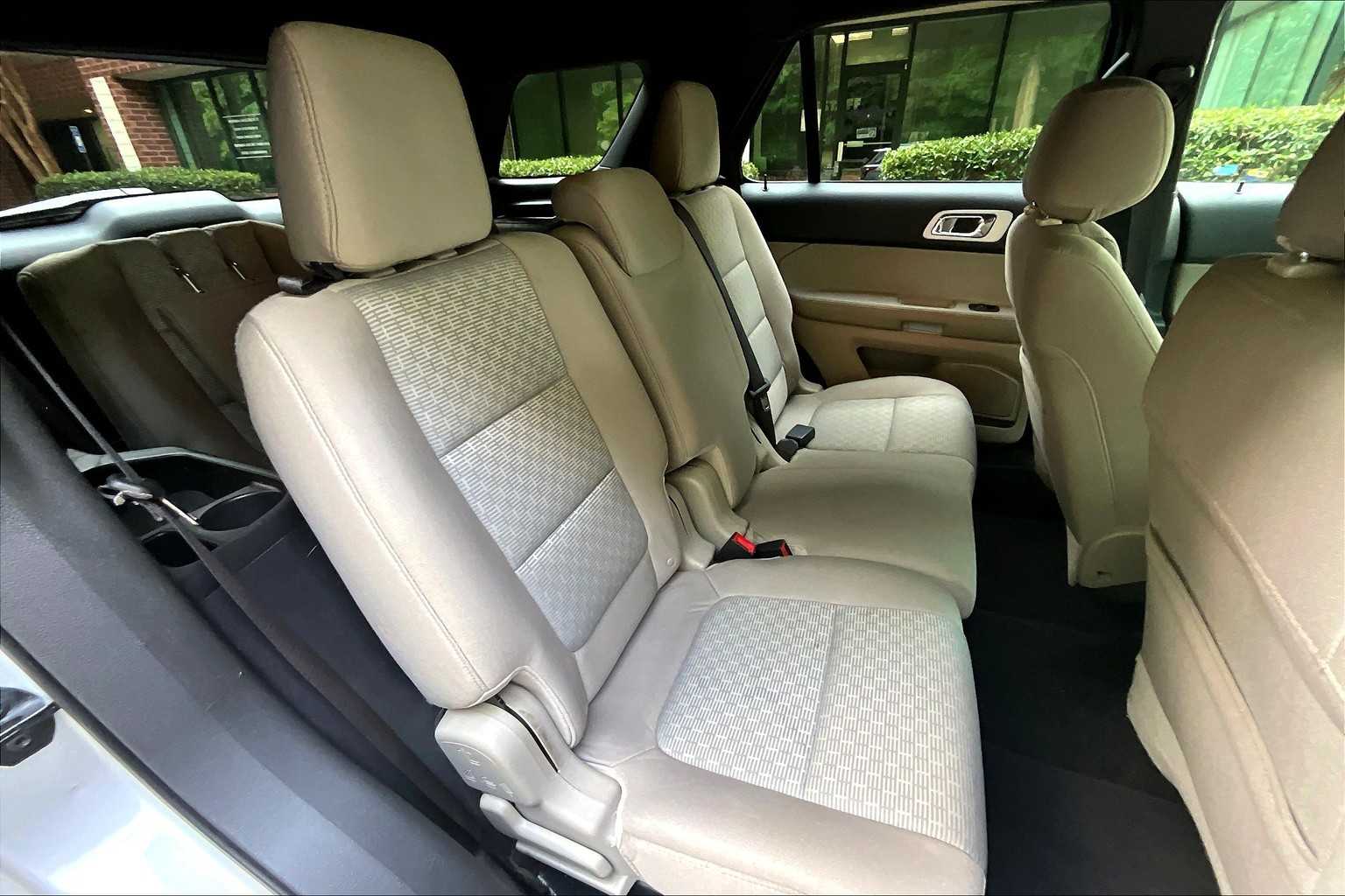 2013 Ford Explorer XLT photo 17