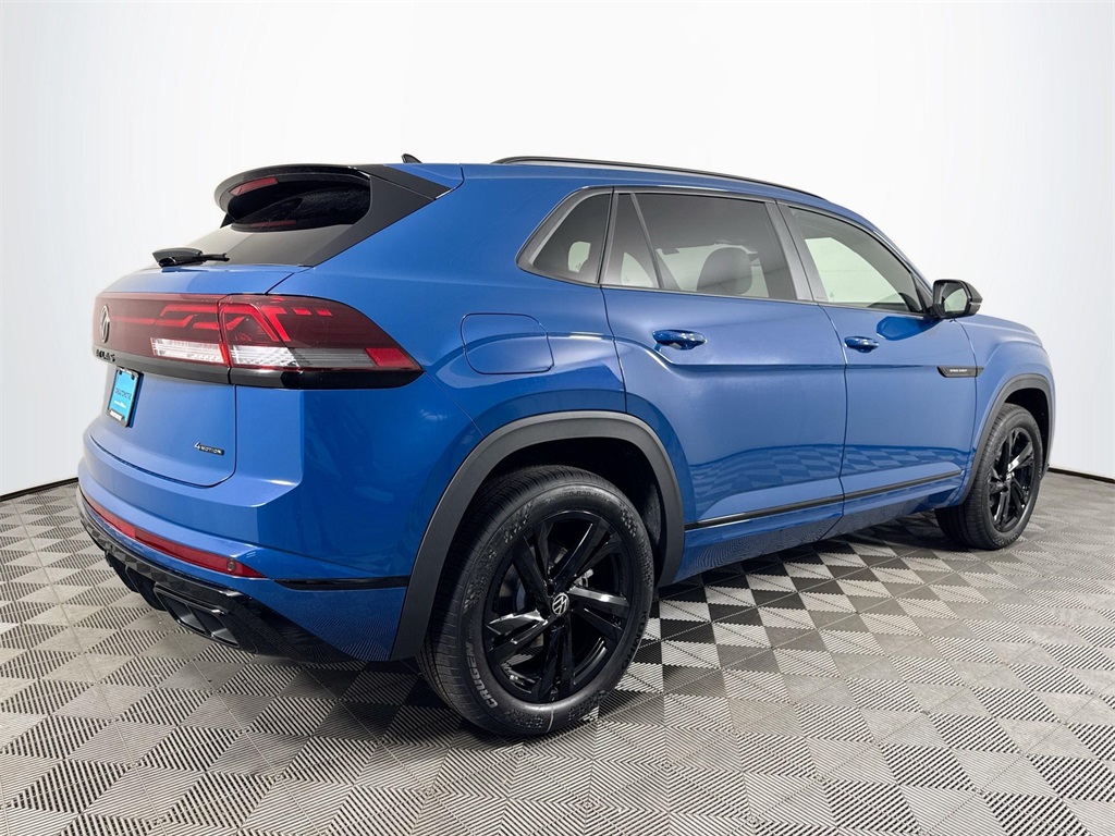 2025 Volkswagen Atlas Cross Sport SEL R-Line photo 10