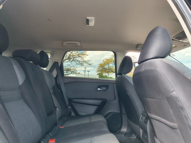 2023 Nissan Rogue SV photo 24