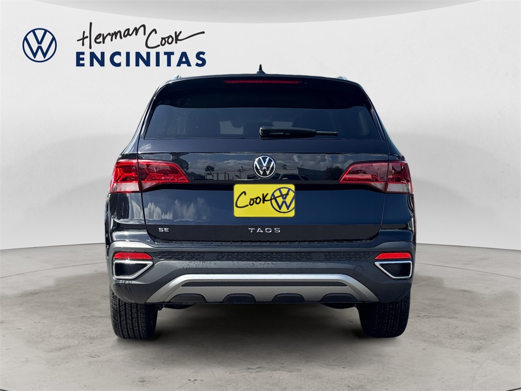 2024 Volkswagen Taos SE photo 4