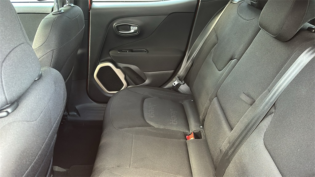 2017 Jeep Renegade Latitude North Edition photo 29