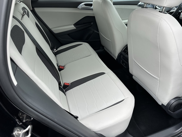 2025 Volkswagen Taos SE photo 10