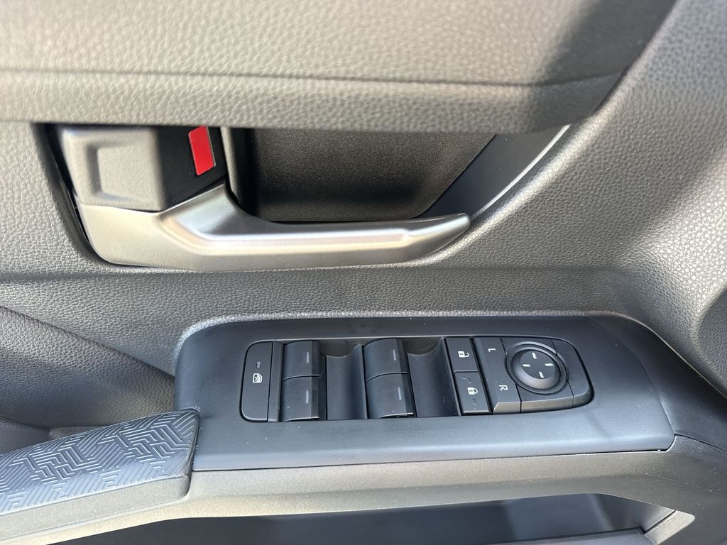 2025 Toyota Tacoma TRD Off-Road photo 15