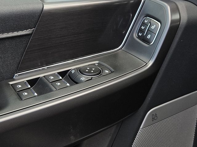 2025 Ford F-150 Lariat photo 24