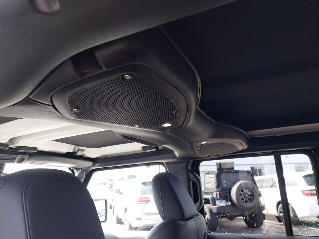 2025 Jeep Wrangler Rubicon X photo 9