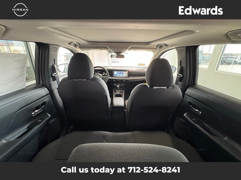 2025 Nissan Kicks SV photo 3