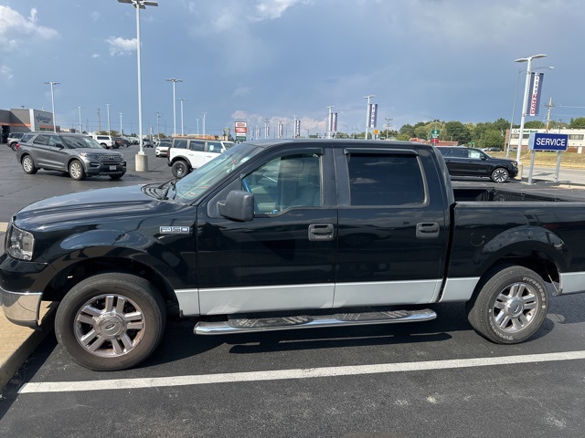 2007 Ford F-150 XLT photo 2