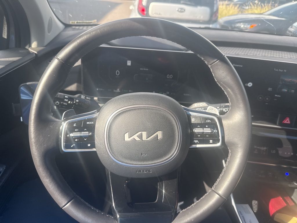 2025 Kia Carnival SX Prestige photo 7