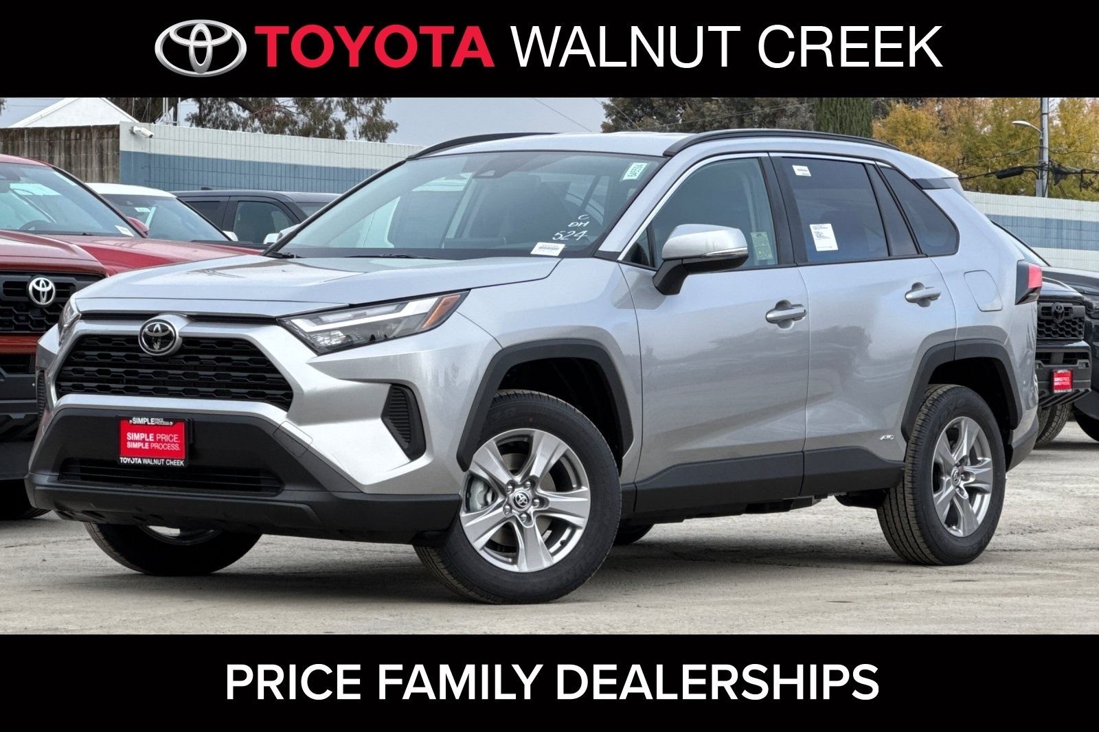 2025 Toyota RAV4 XLE's photo