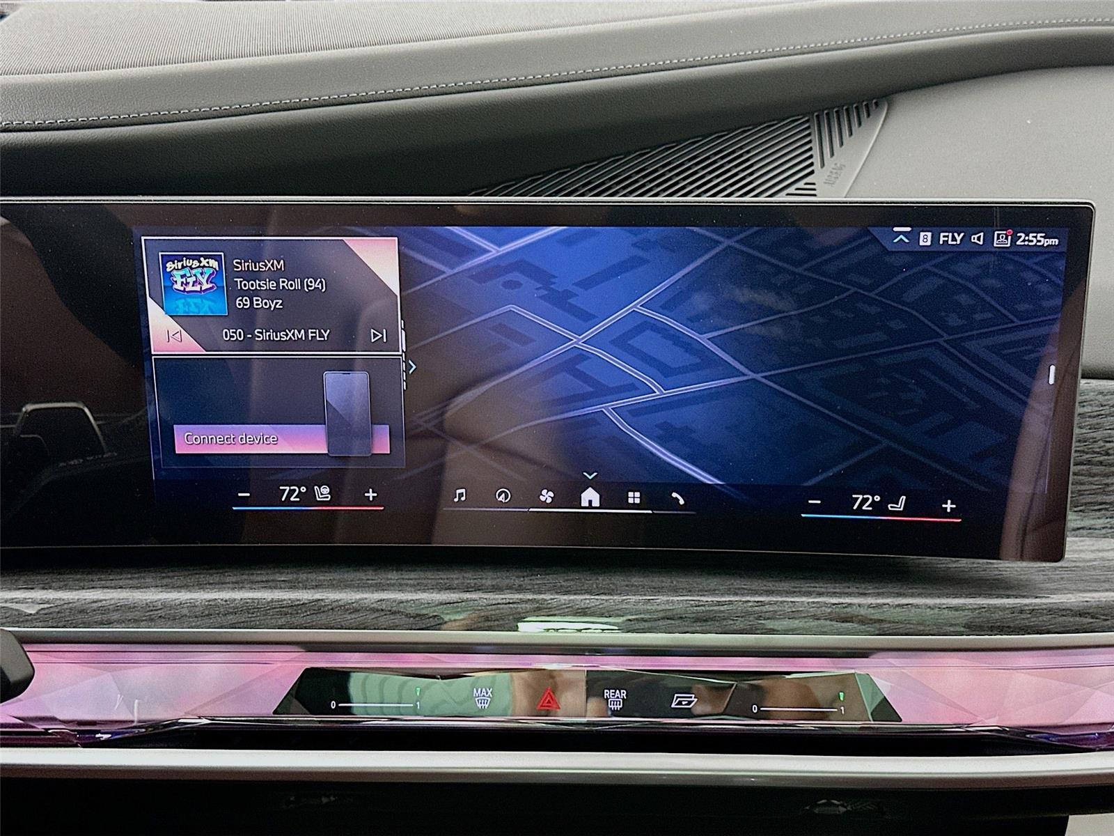 2026 Bmw 750e photo 12