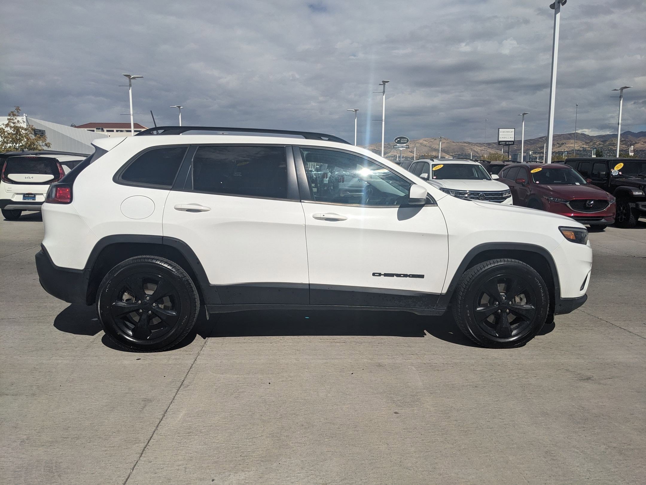 2019 Jeep Cherokee Altitude photo 3