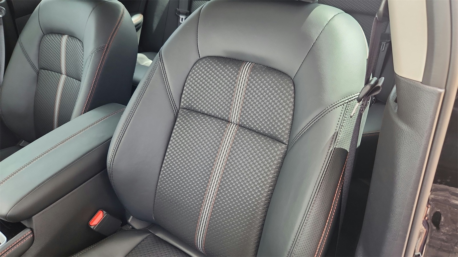 2025 Nissan Altima 2.5 SR photo 10