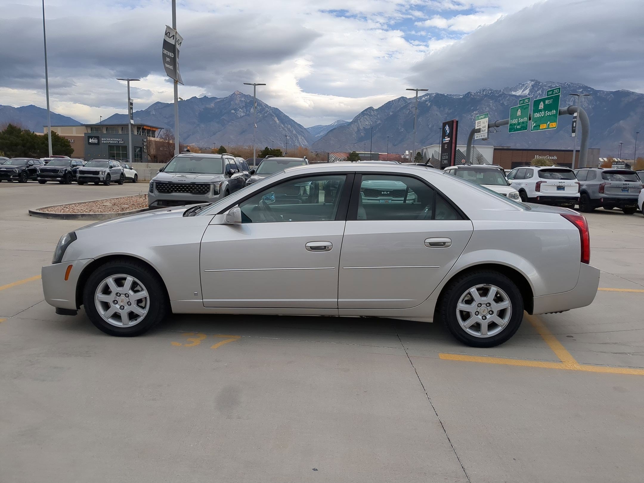 2007 Cadillac CTS Base photo 2