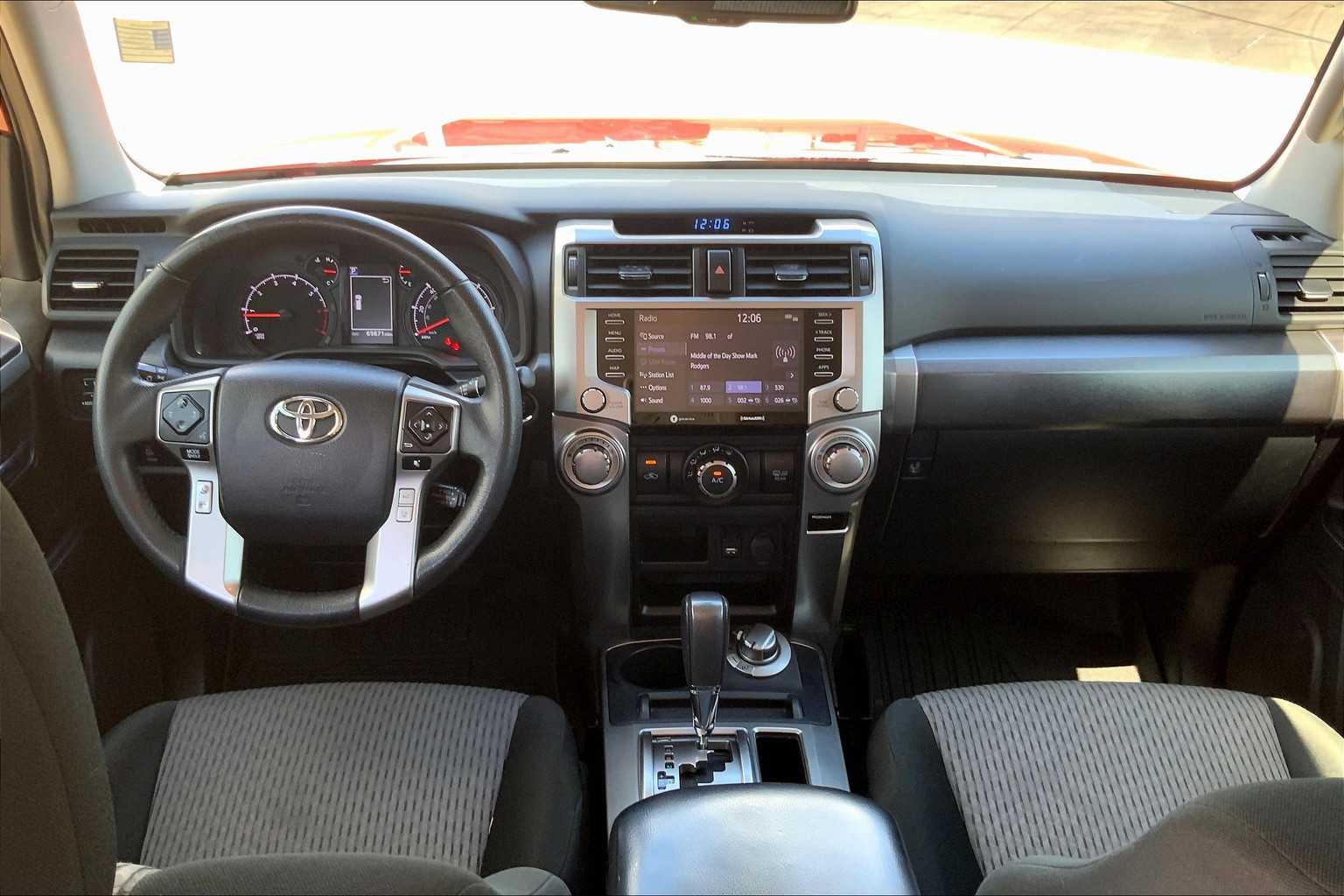 2021 Toyota 4Runner SR5 photo 10