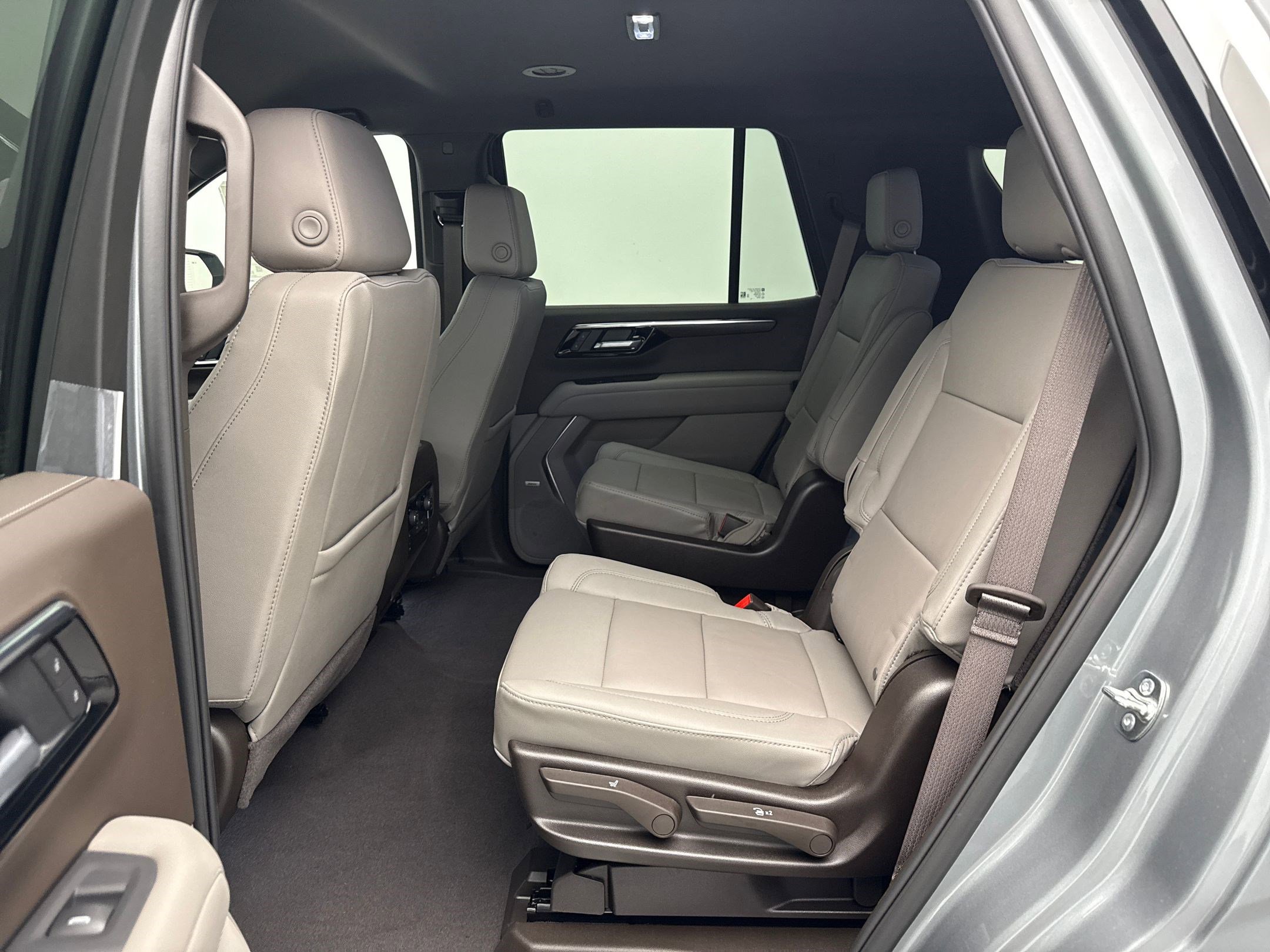 2025 Chevrolet Tahoe LT photo 10