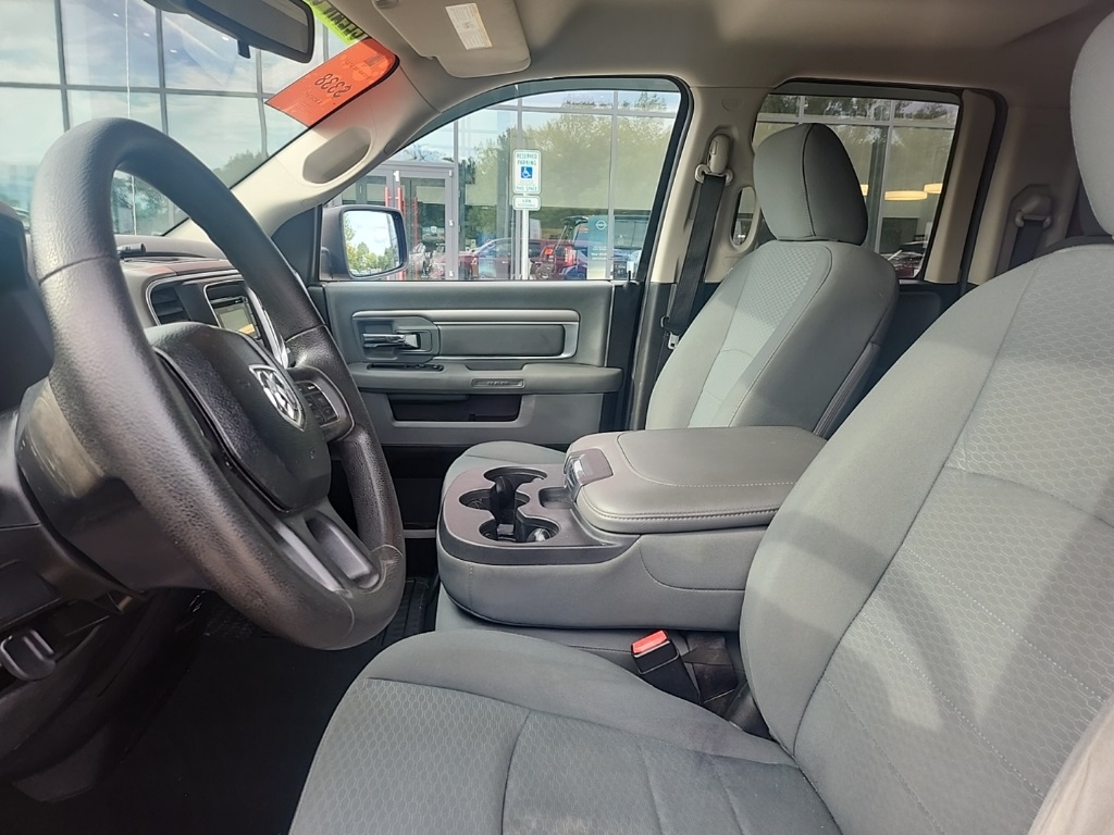 2013 Ram 1500 SLT photo 5