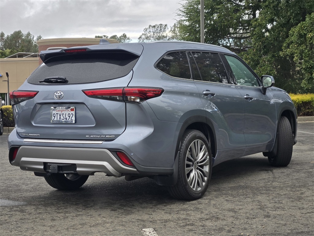 2022 Toyota Highlander Platinum photo 4