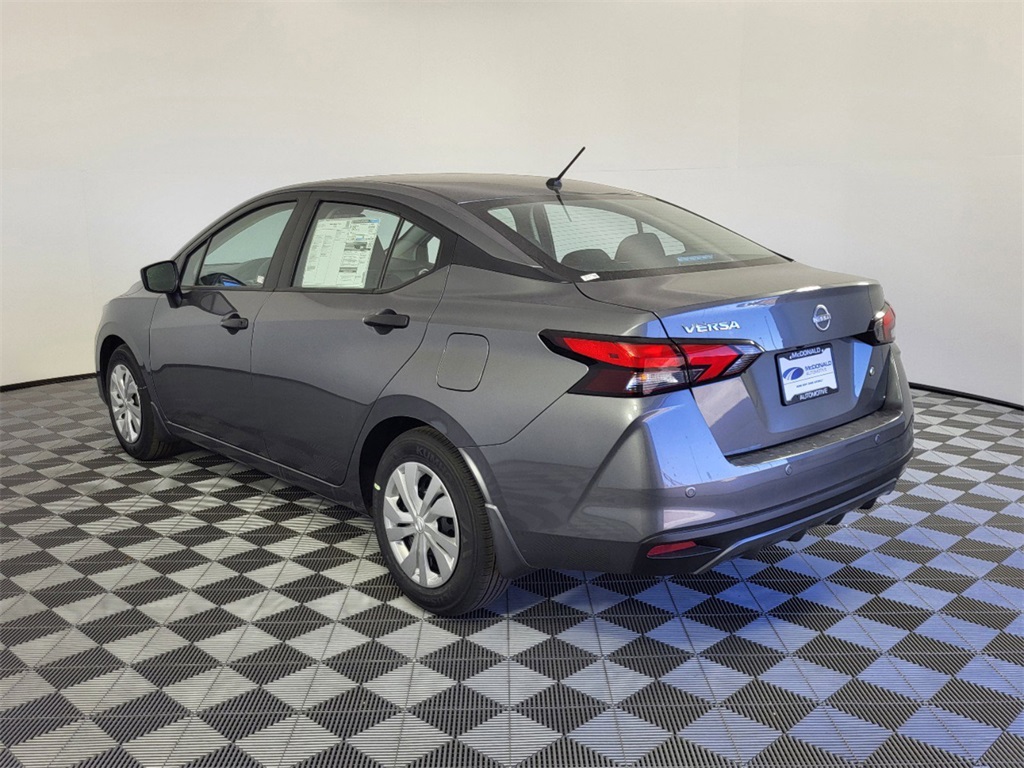 2025 Nissan Versa S photo 3