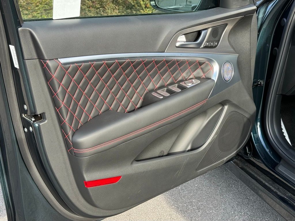 2025 Genesis G70 3.3T Sport Advanced photo 23