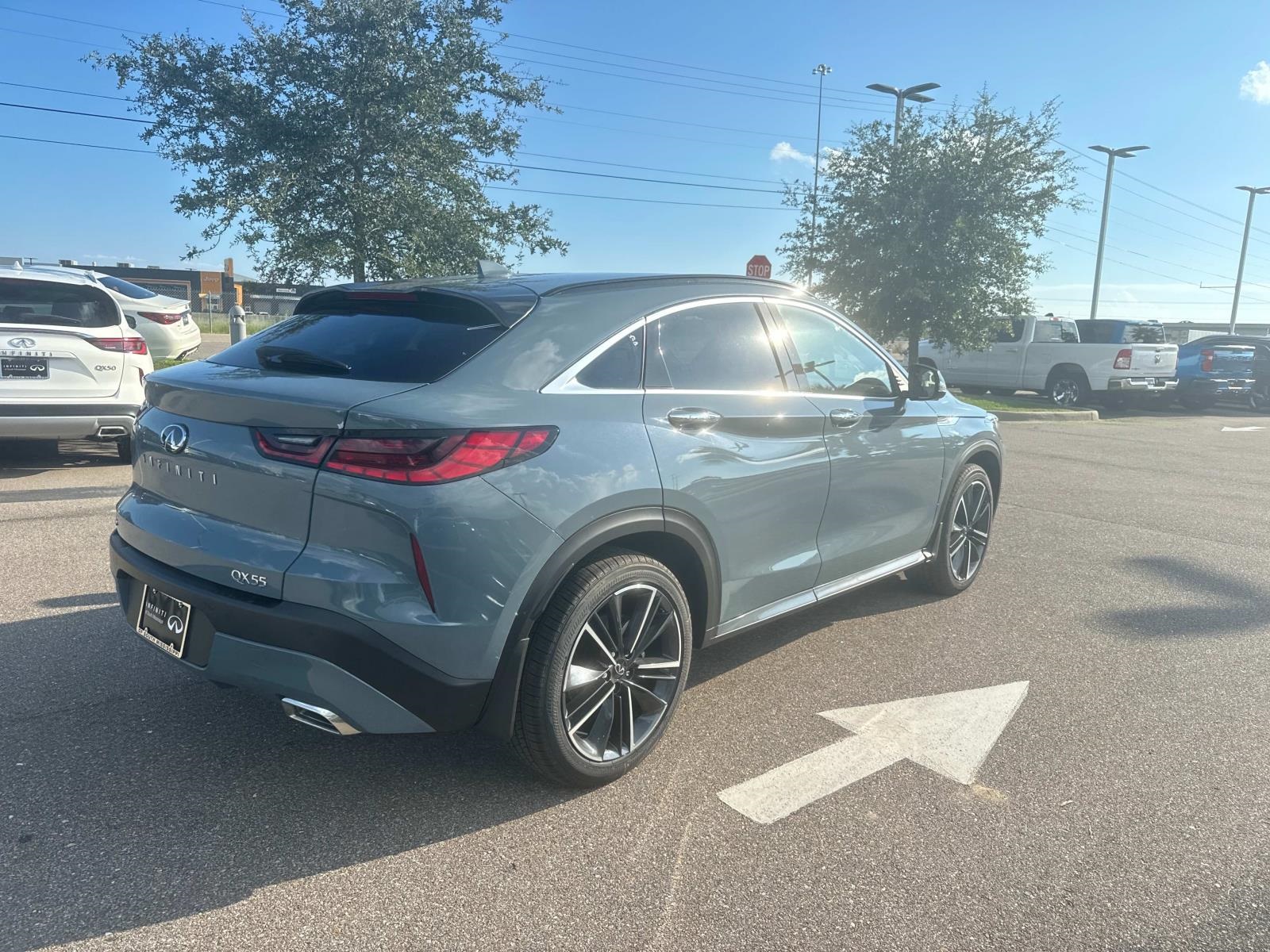 2025 Infiniti QX55 Essential photo 4