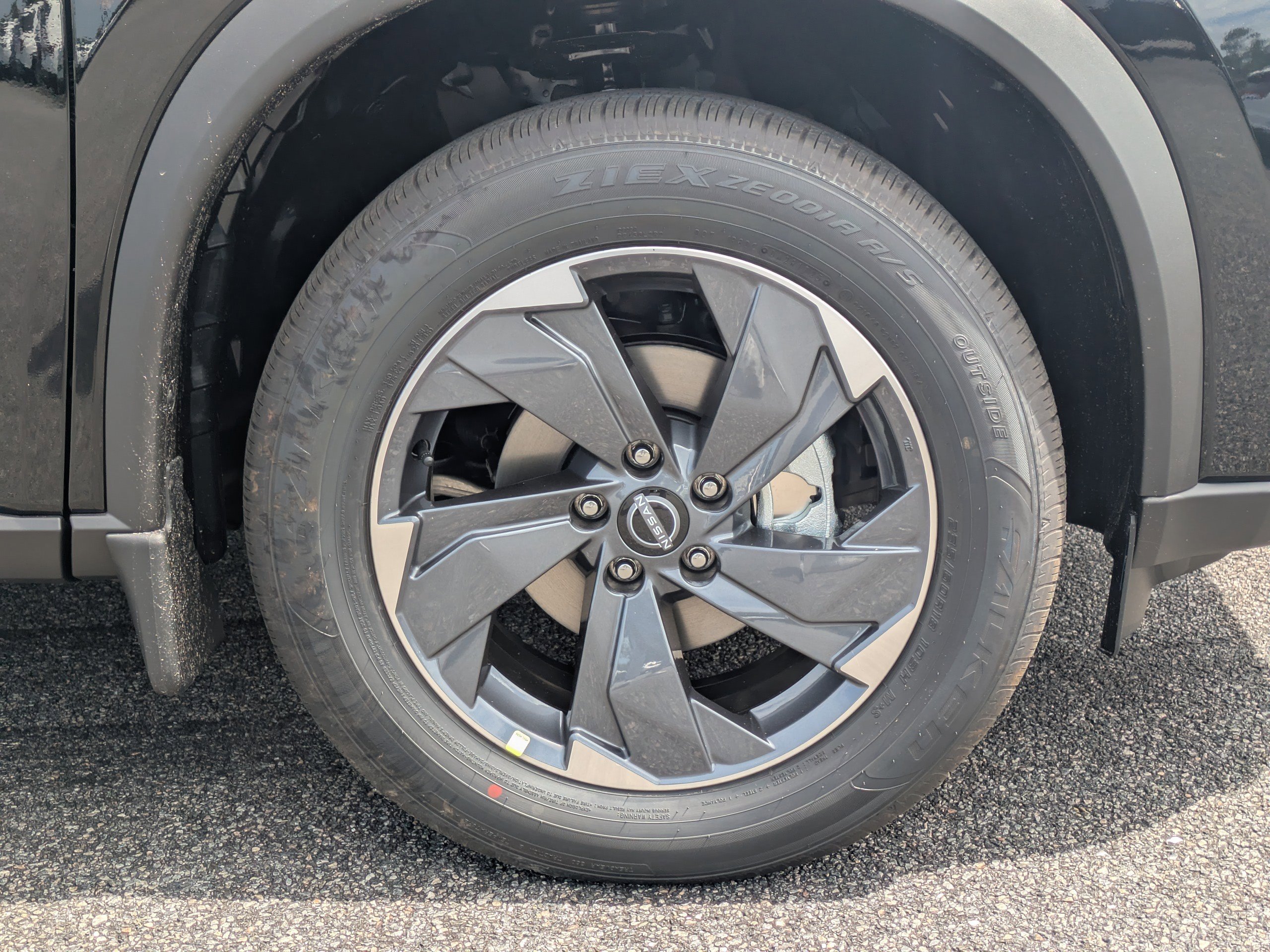2026 Nissan Rogue SV photo 7