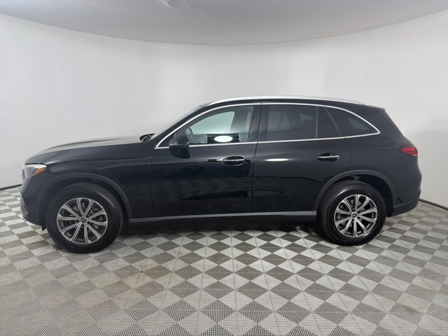2026 Mercedes Benz GLC 300 4MATIC photo 4