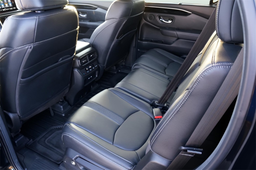 2025 Honda Pilot EX-L photo 3