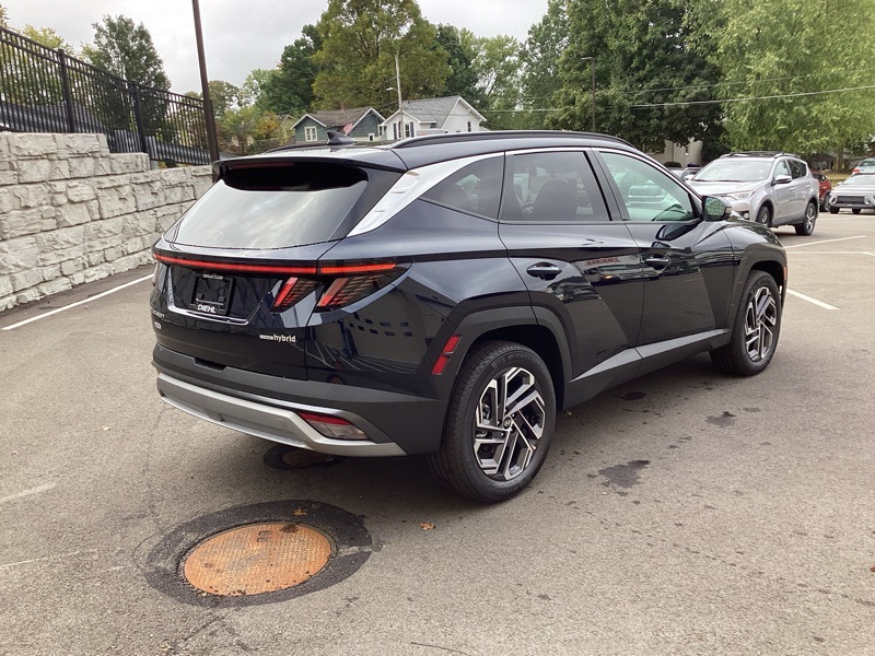2025 Hyundai Tucson Hybrid Limited photo 6