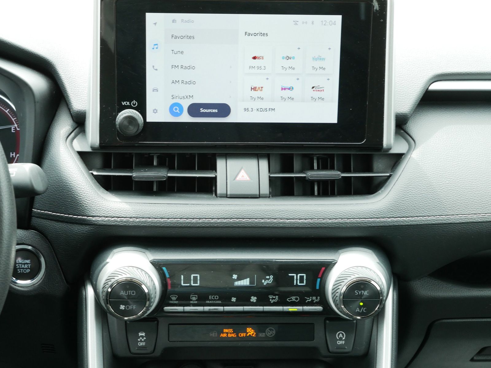 2024 Toyota RAV4 XLE photo 13