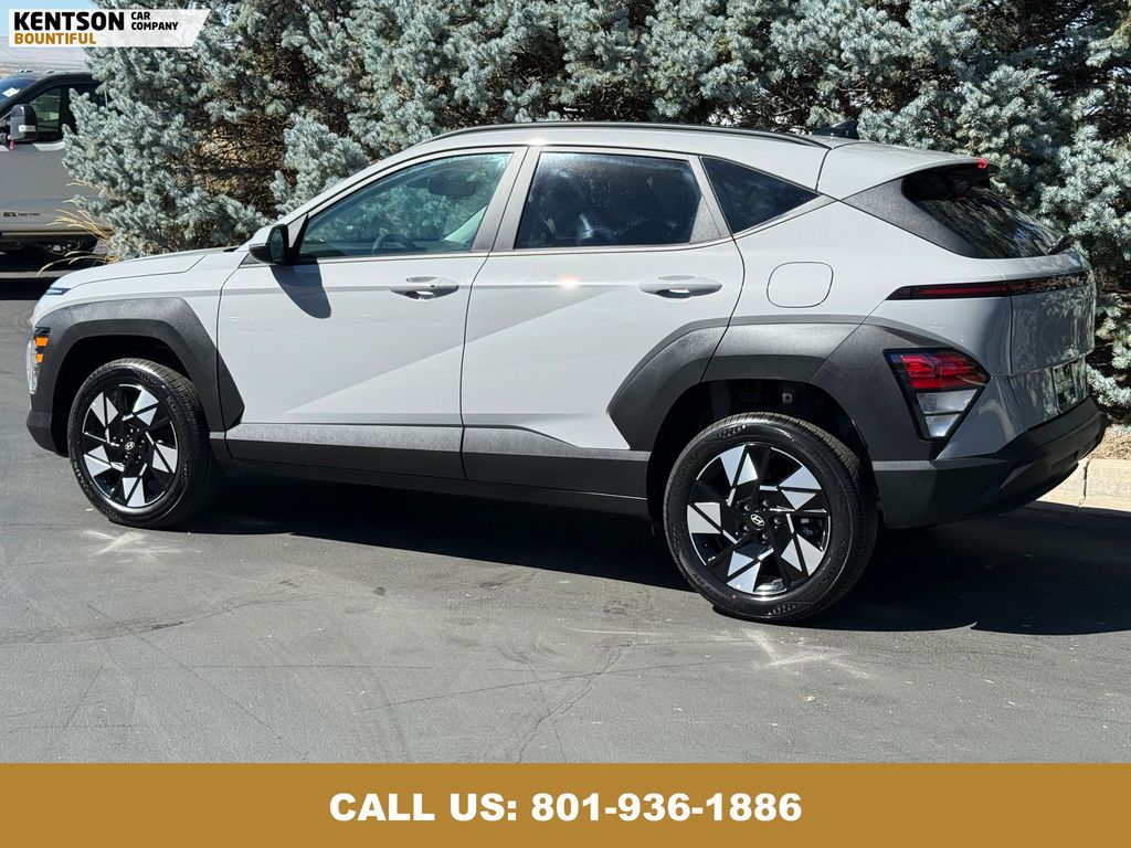 2025 Hyundai Kona SEL photo 4