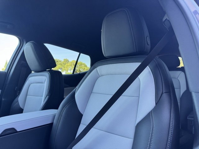 2025 Chevrolet Equinox EV 1LT photo 11