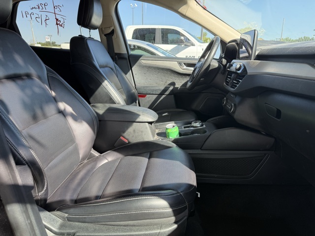 2020 Ford Escape SEL photo 2